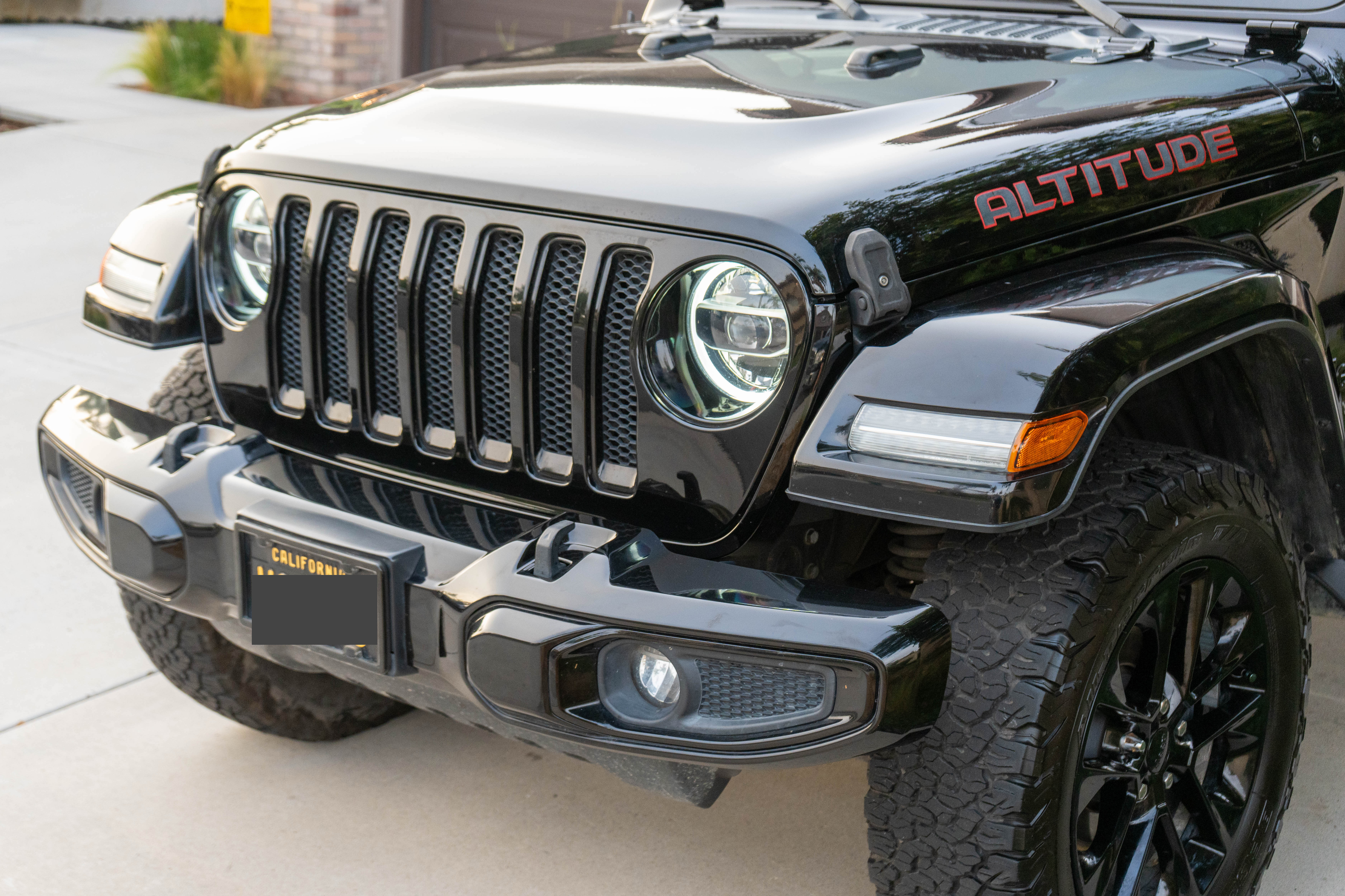 Used 2020 Jeep Wrangler Unlimited Sahara AWD/4WD image 6