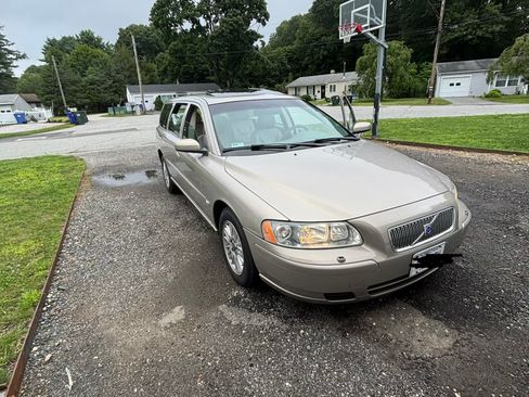 Used 2005 Volvo V70 2.4 FWD image 9