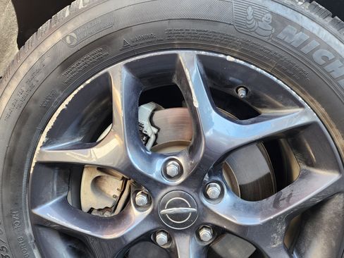 Used 2019 Chrysler Pacifica Touring-L Plus w/ Advanced Safetytec Group image 9