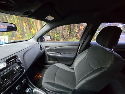 Used 2011 Chrysler 200 Touring image 11