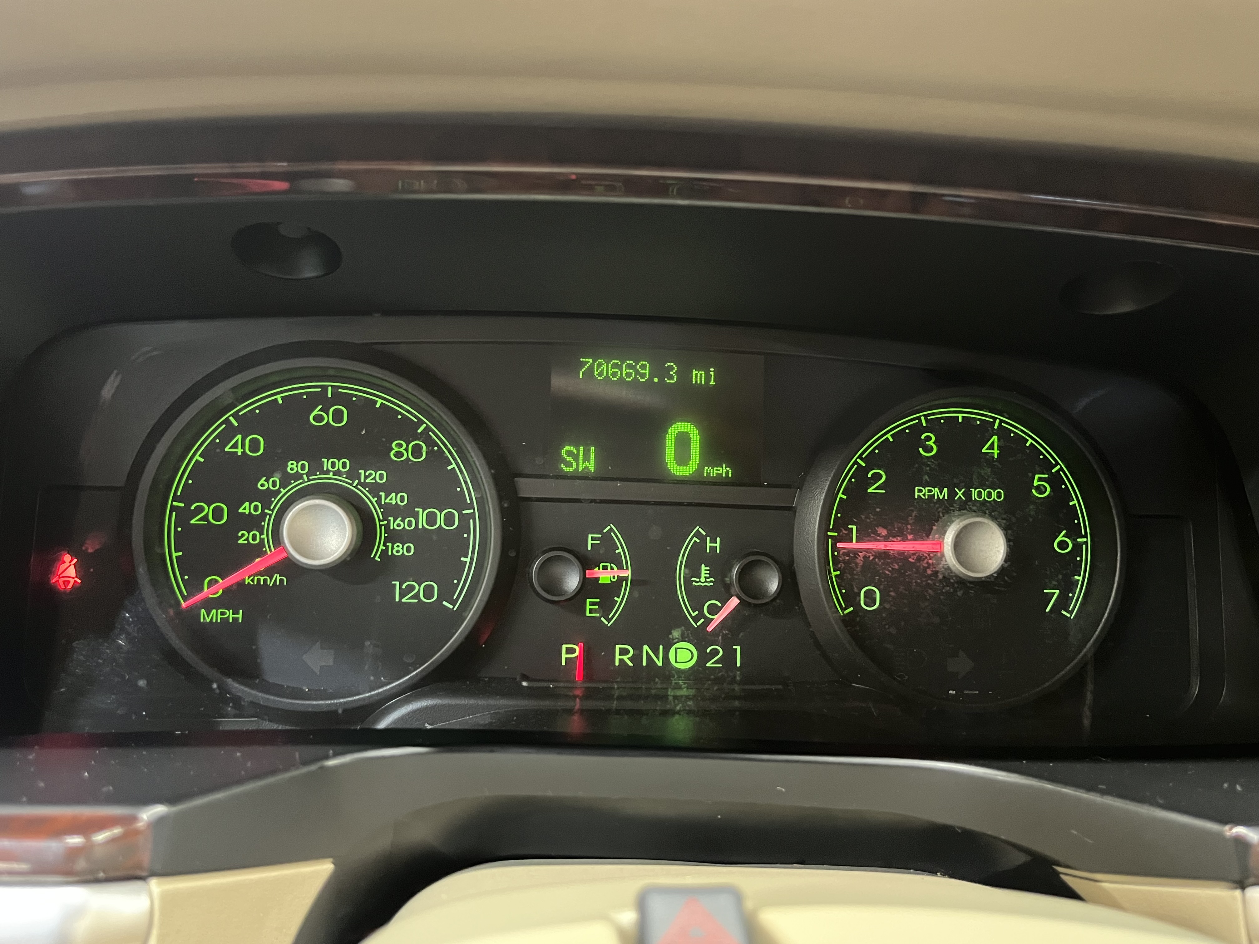 Used 2009 Lincoln Town Car Signature L RWD image 29