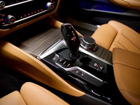 Used 2017 BMW 530i image 18