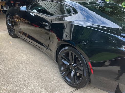 Used 2018 Chevrolet Camaro SS RWD image 12