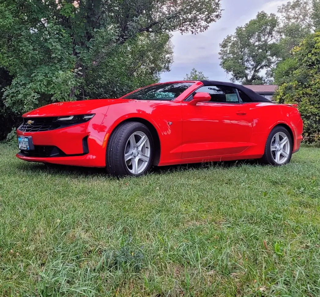 Used 2019 Chevrolet Camaro LT RWD image 1