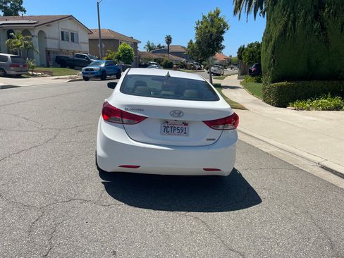 Used 2013 Hyundai Elantra Limited w/ Technology Pkg FWD image 8