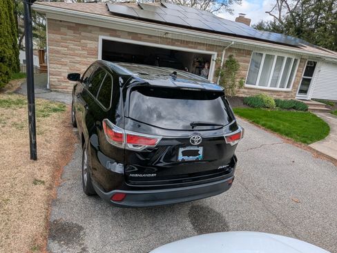 Used 2014 Toyota Highlander XLE AWD/4WD image 2