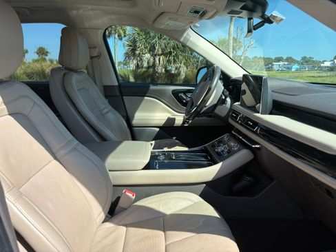 Used 2020 Lincoln Aviator Reserve w/ Equipment Group 201A RWD image 10