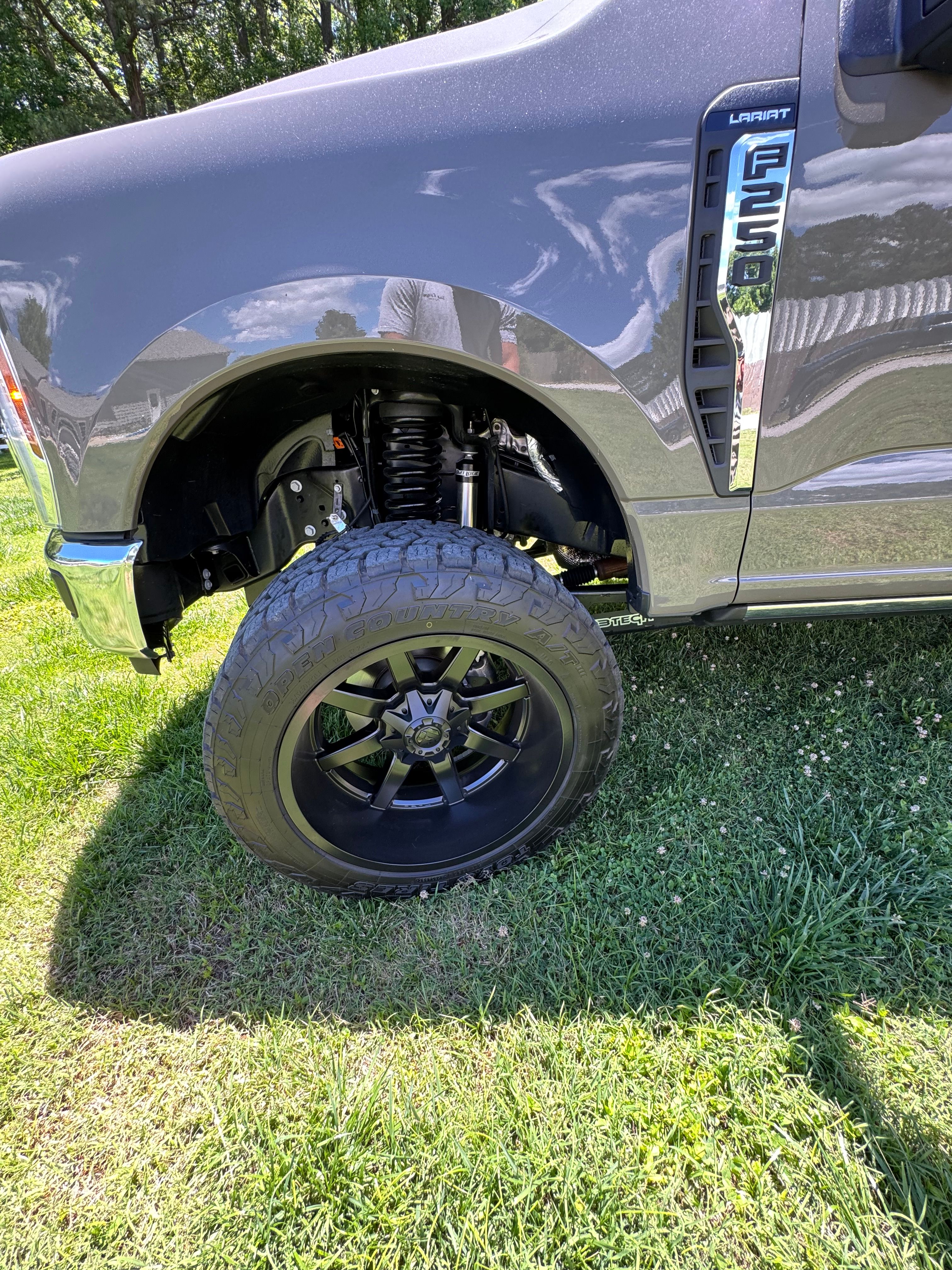 Used 2026 Ford F250 Lariat w/ FX4 Off-Road Package AWD/4WD image 2