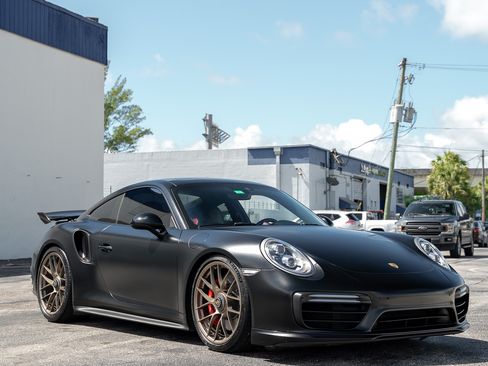 Used 2019 Porsche 911 4 Coupe AWD/4WD image 1