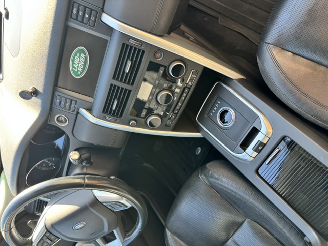 Used 2016 Land Rover Discovery Sport HSE AWD/4WD image 9