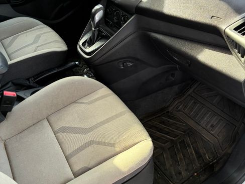 Used 2017 Ford Transit Connect XLT image 9