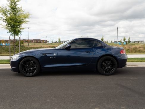 Used 2011 BMW Z4 sDrive30i RWD image 2