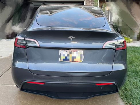 Used 2023 Tesla Model Y Long Range image 8