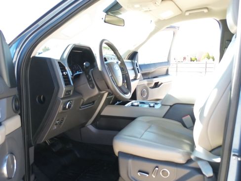 Used 2018 Ford Expedition Max XLT w/ Equipment Group 202A image 18