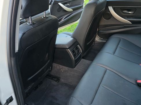 Used 2017 BMW 320i xDrive 320i xDrive Sedan 4D image 15