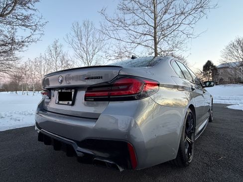 Used 2023 BMW M550i xDrive w/ Dynamic Handling Package image 12