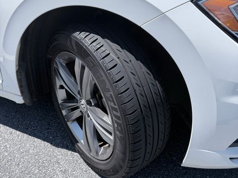 Used 2019 Volkswagen Jetta R-Line w/ R-Line Cold Weather Package FWD image 6