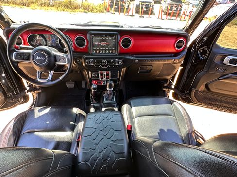 Used 2018 Jeep Wrangler Unlimited Rubicon image 9