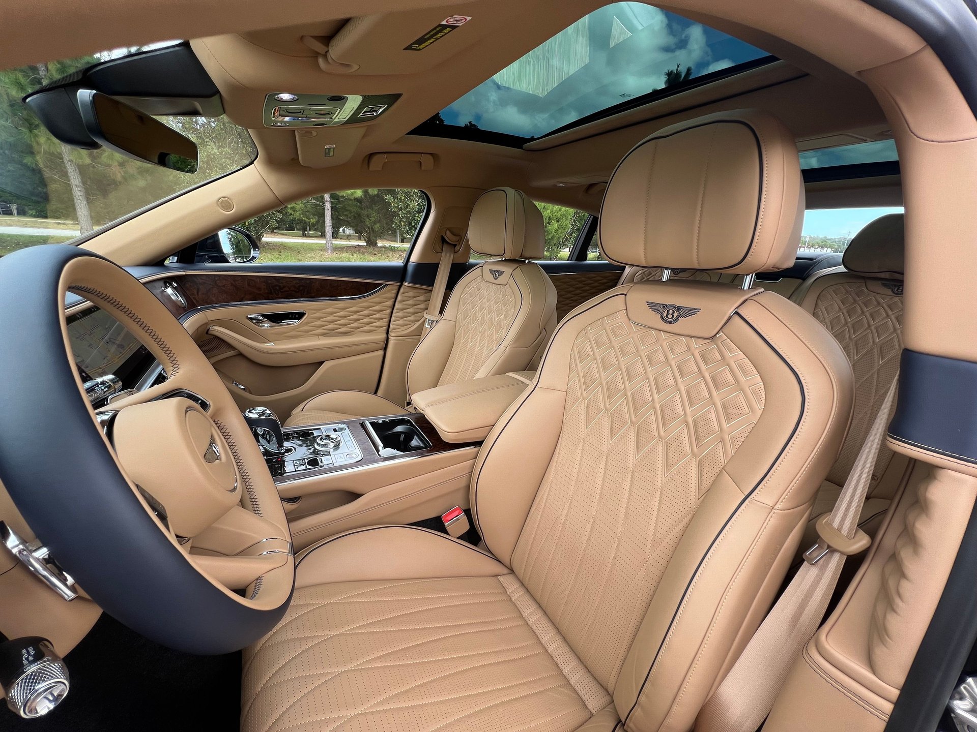 Used 2022 Bentley Flying Spur V8 AWD/4WD image 24