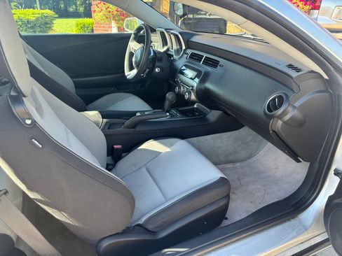 Used 2010 Chevrolet Camaro LT w/ RS Package RWD image 9