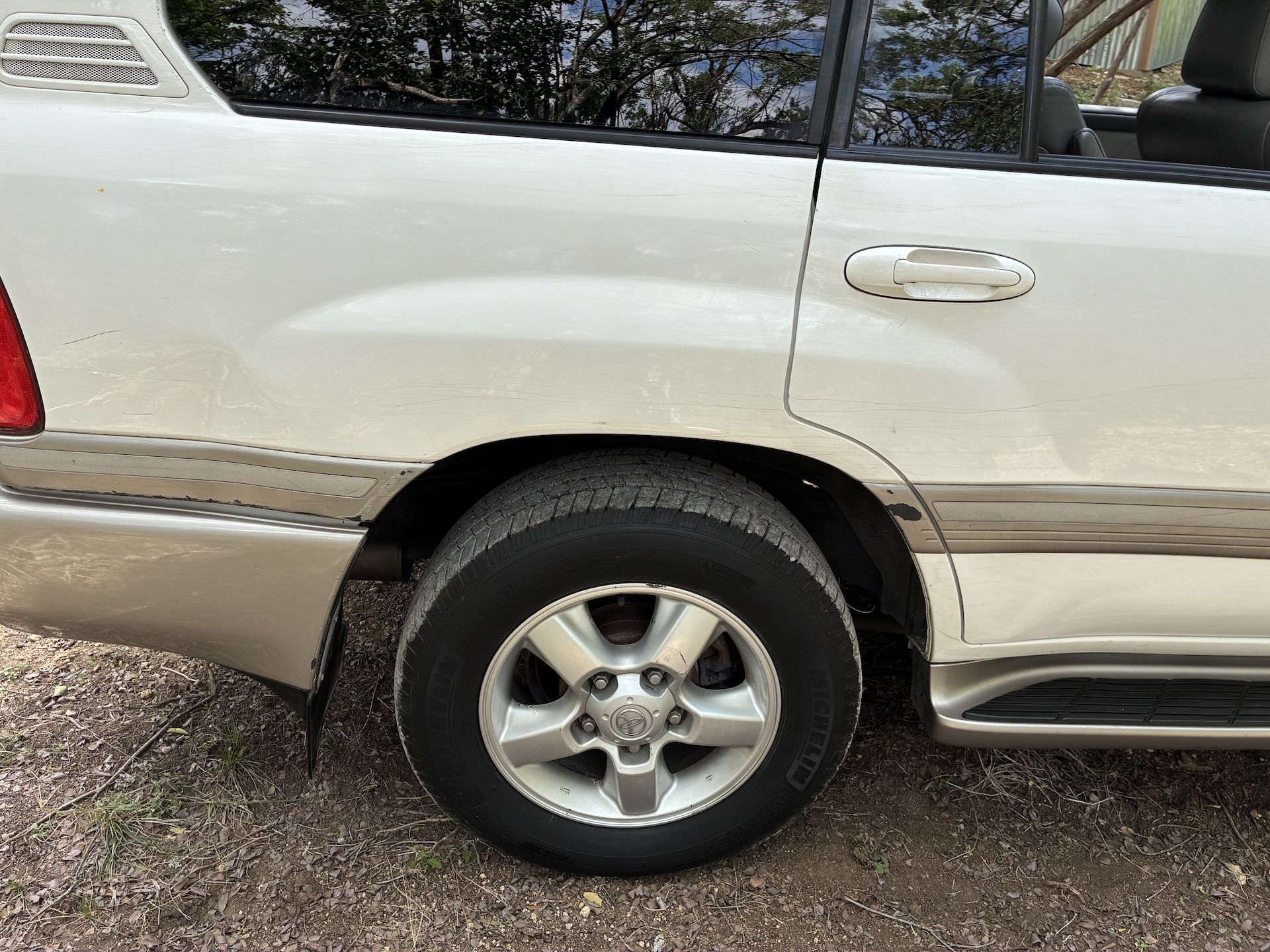 Used 2005 Toyota Land Cruiser AWD/4WD image 9