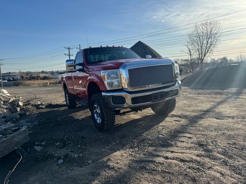 Used 2015 Ford F350 XLT w/ XLT Interior Package image 9