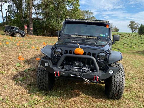 Used 2013 Jeep Wrangler Sport image 1