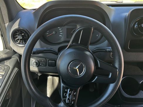 Used 2020 Mercedes-Benz Sprinter 2500 image 15