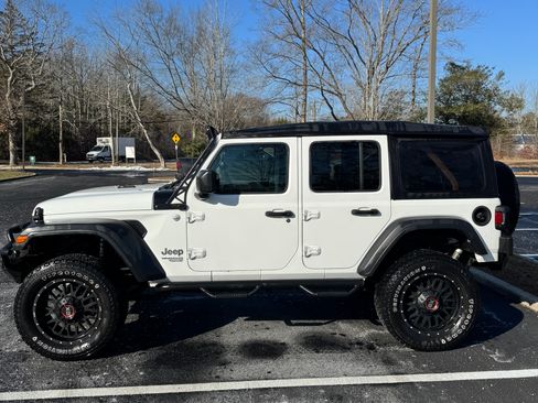 Used 2018 Jeep Wrangler Unlimited Sport S image 2