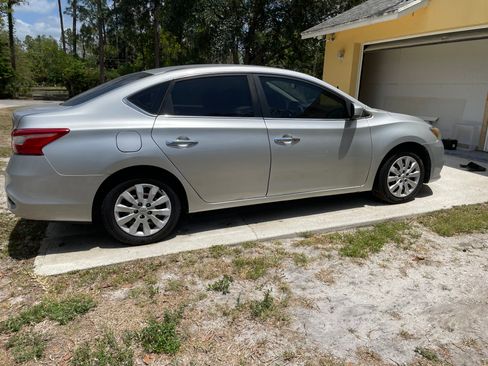 Used 2019 Nissan Sentra S image 8