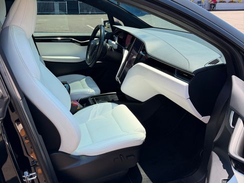 Used 2020 Tesla Model X Long Range AWD/4WD image 11