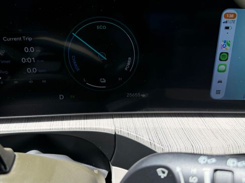 Used 2025 Hyundai Santa Fe Calligraphy image 9