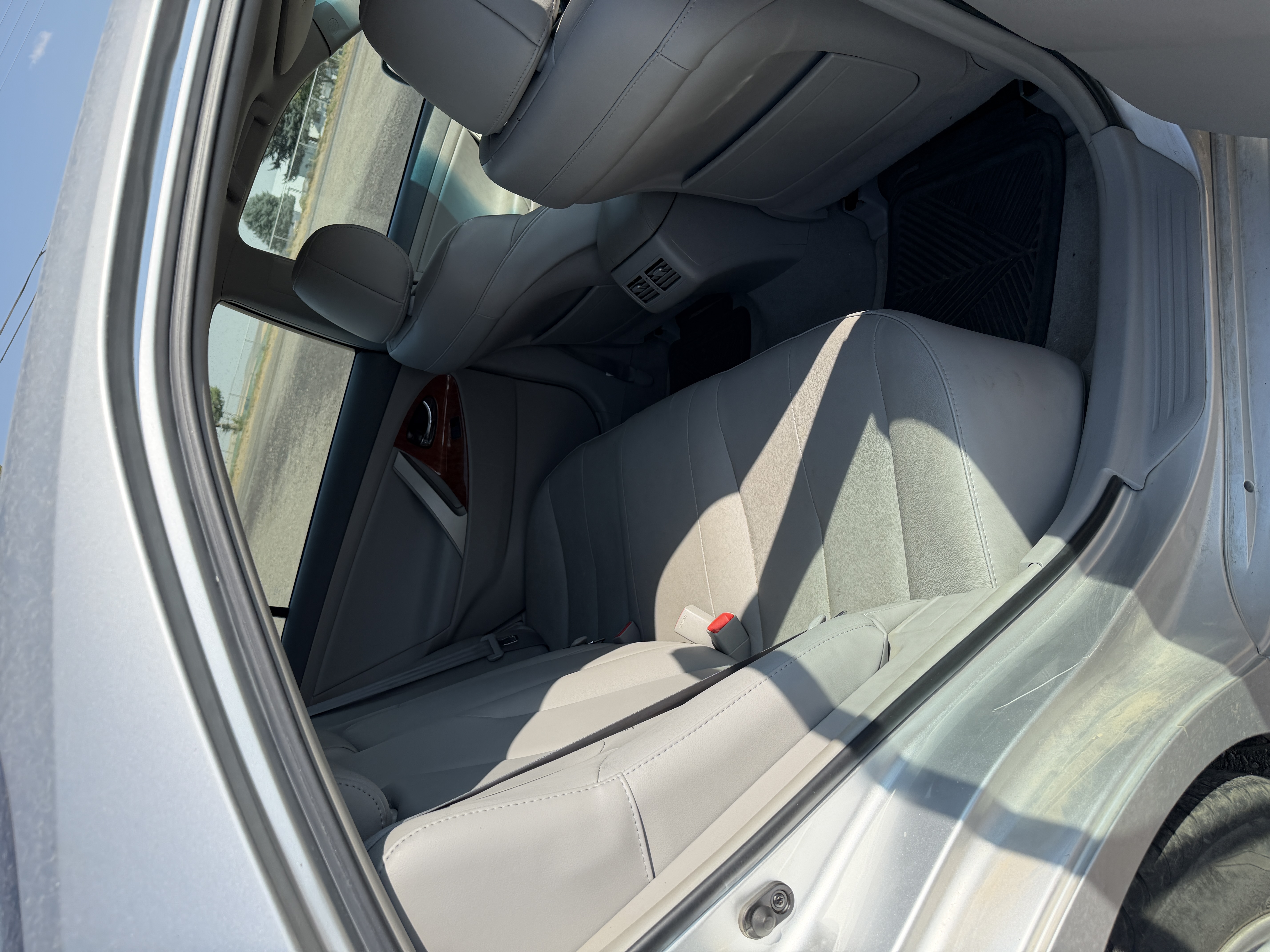 Used 2009 Toyota Camry XLE w/ Leather Pkg FWD image 2