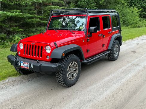 Used 2015 Jeep Wrangler Unlimited Rubicon AWD/4WD image 24