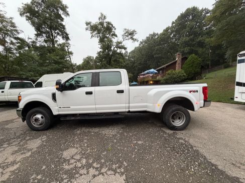 Used 2019 Ford F350 XL w/ Power Equipment Group AWD/4WD image 2