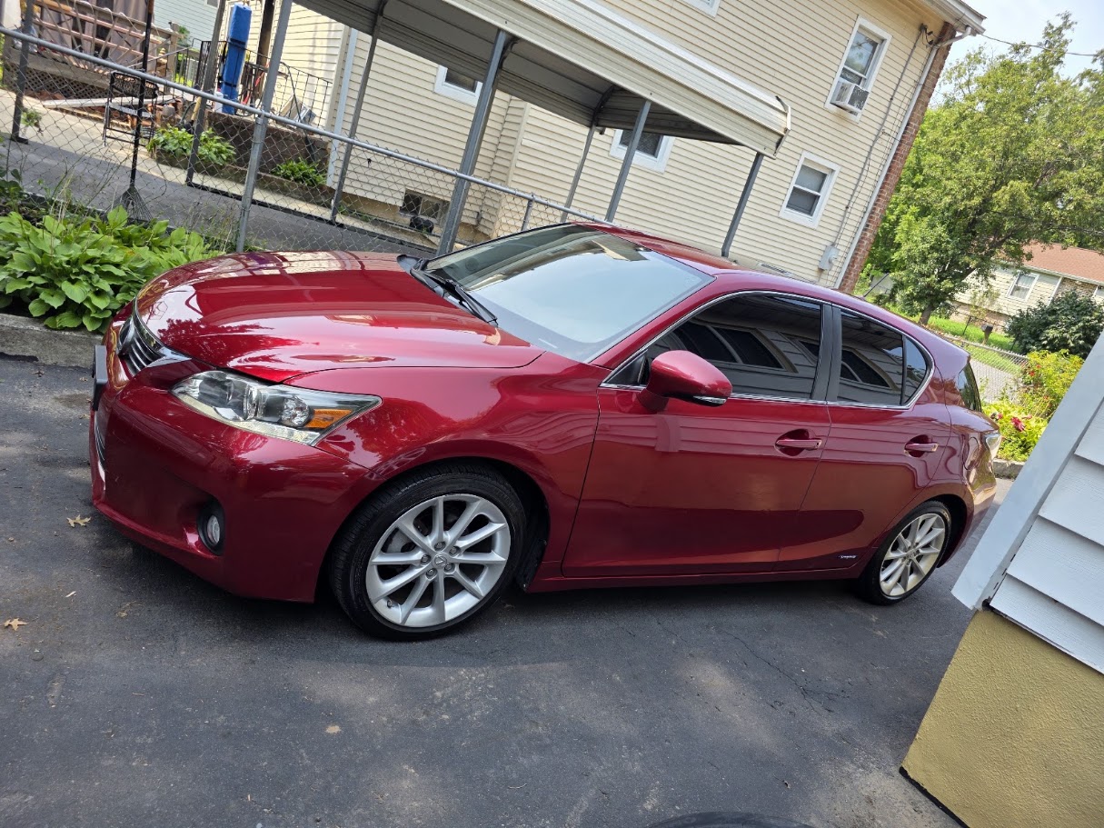 Used 2011 Lexus CT 200h Premium w/ Premium Audio Pkg FWD image 2