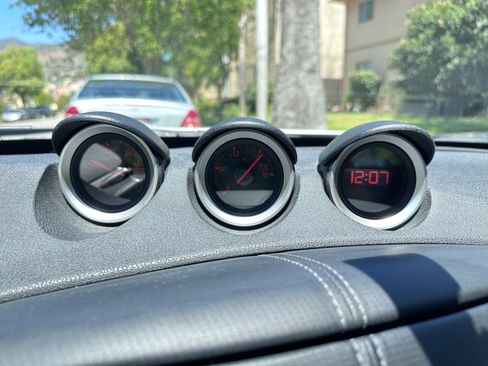 Used 2016 Nissan 370Z Coupe RWD image 14