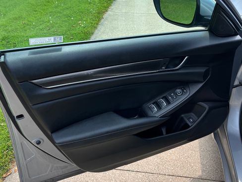 Used 2020 Honda Accord Sport image 11