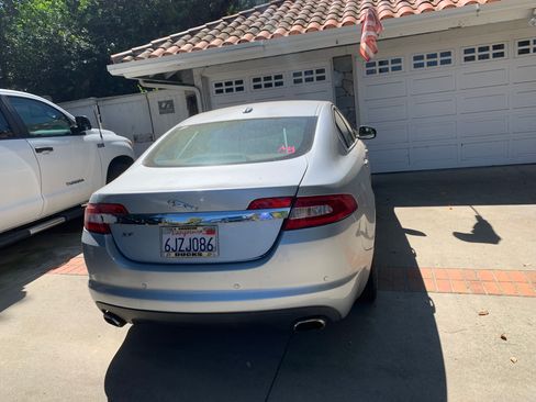 Used 2010 Jaguar XF Luxury image 2