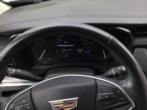 Used 2018 Cadillac XT5 Luxury image 17