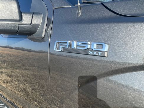 Used 2017 Ford F150 XLT w/ Equipment Group 302A Luxury image 6