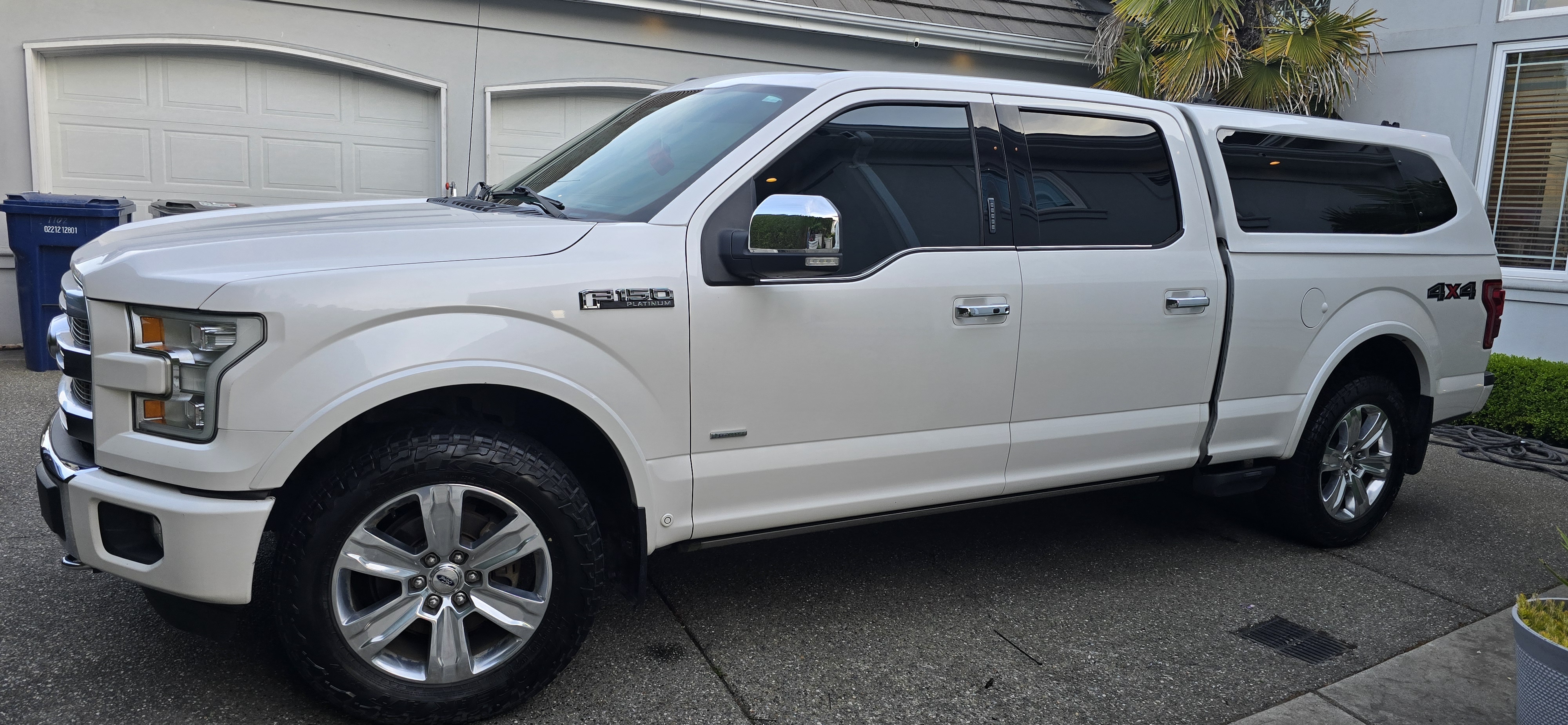 Used 2016 Ford F150 Platinum w/ Equipment Group 701A Luxury AWD/4WD image 1