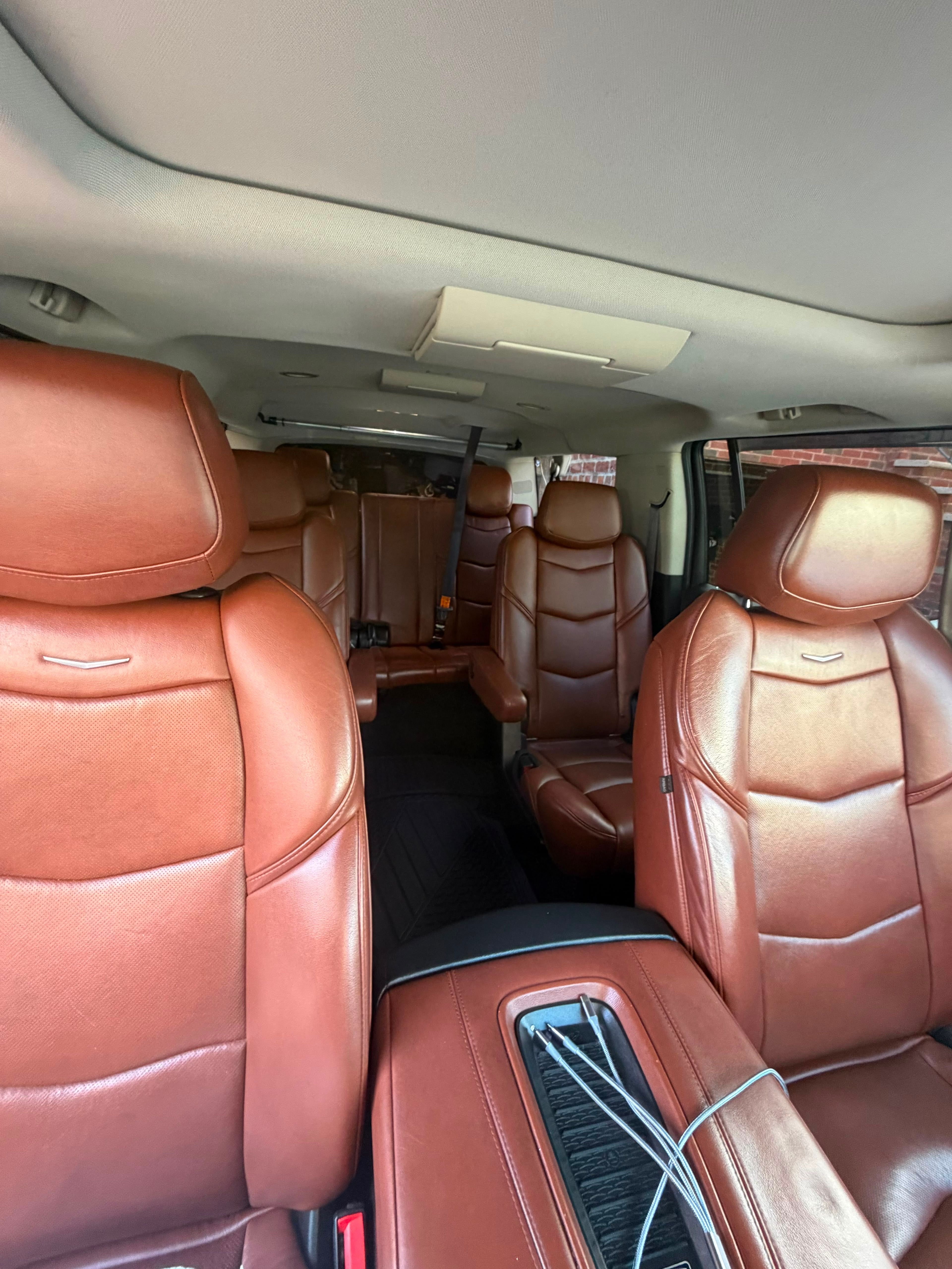Used 2017 Cadillac Escalade ESV Luxury AWD/4WD image 13