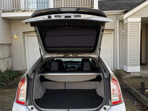 Used 2012 Toyota Prius Three image 9