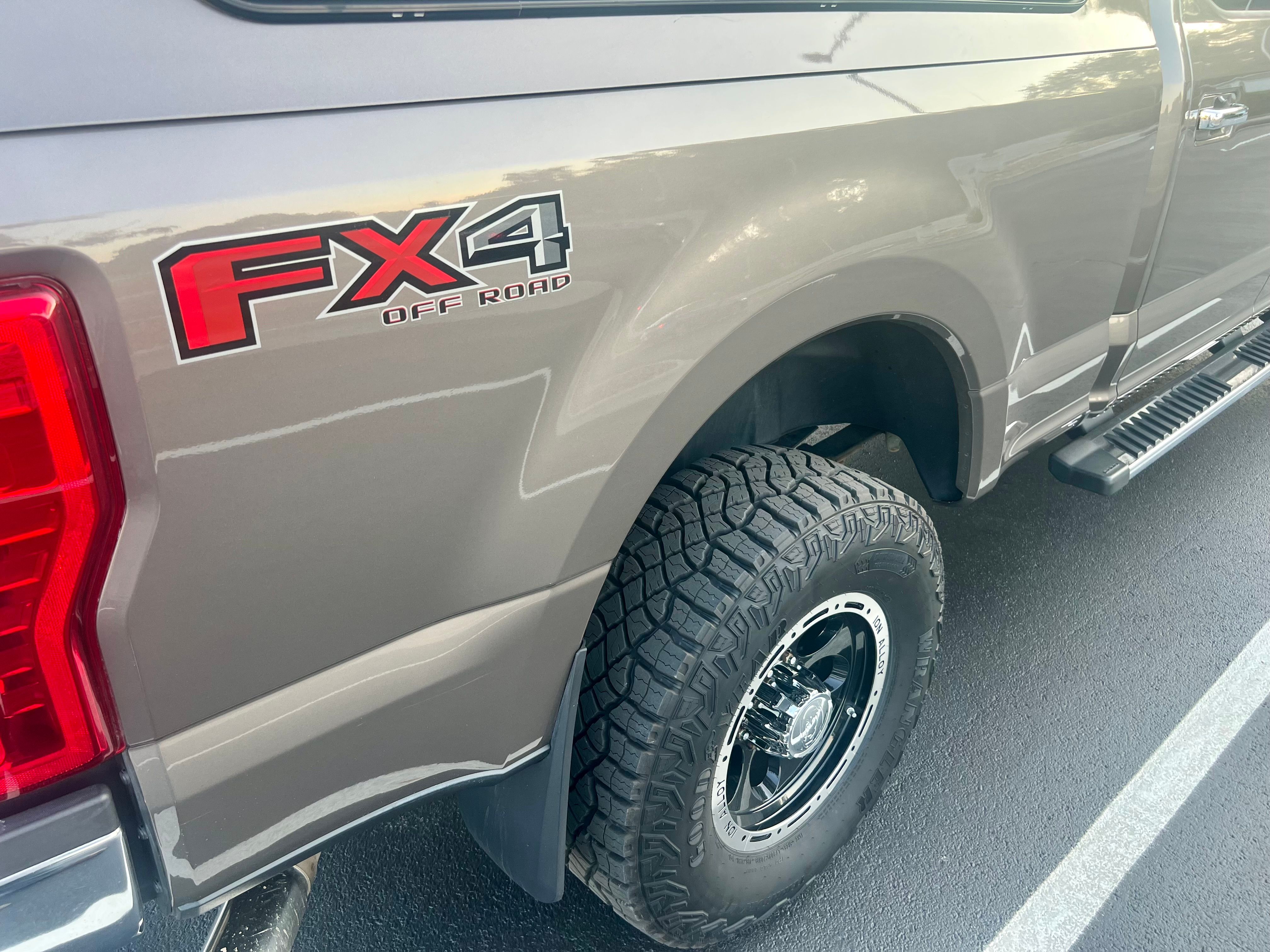 Used 2018 Ford F350 XLT AWD/4WD image 11