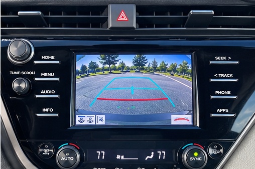 Used 2018 Toyota Camry XLE FWD image 17