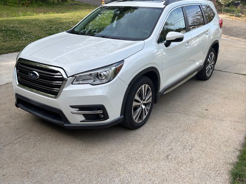 Used 2020 Subaru Ascent Limited w/ Technology Package image 4