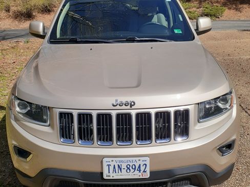 Used 2014 Jeep Grand Cherokee Laredo w/ 18" Wheel & 8.4" Radio Group image 5