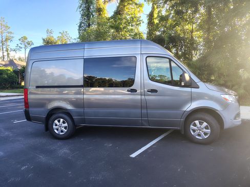 Used 2020 Mercedes-Benz Sprinter 2500 image 20