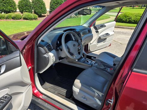 Used 2011 Subaru Forester 2.5X Limited w/ Protection Group 3 AWD/4WD image 11